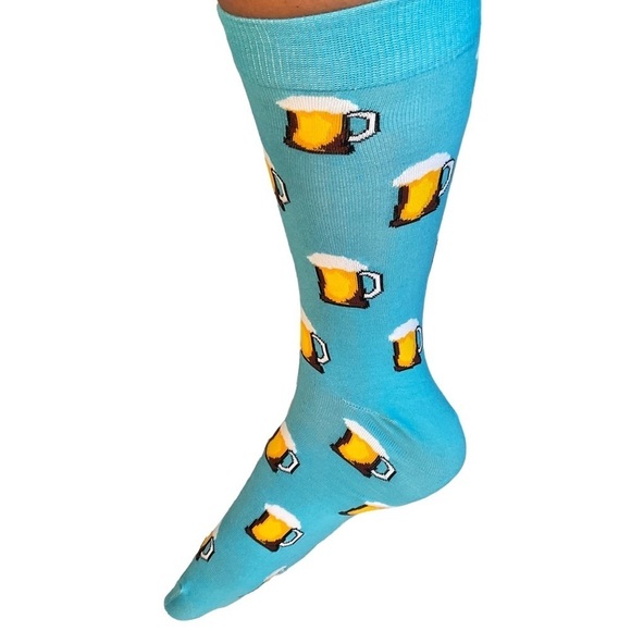 Accessories - New Woman's All Over Beer Print Crew Socks